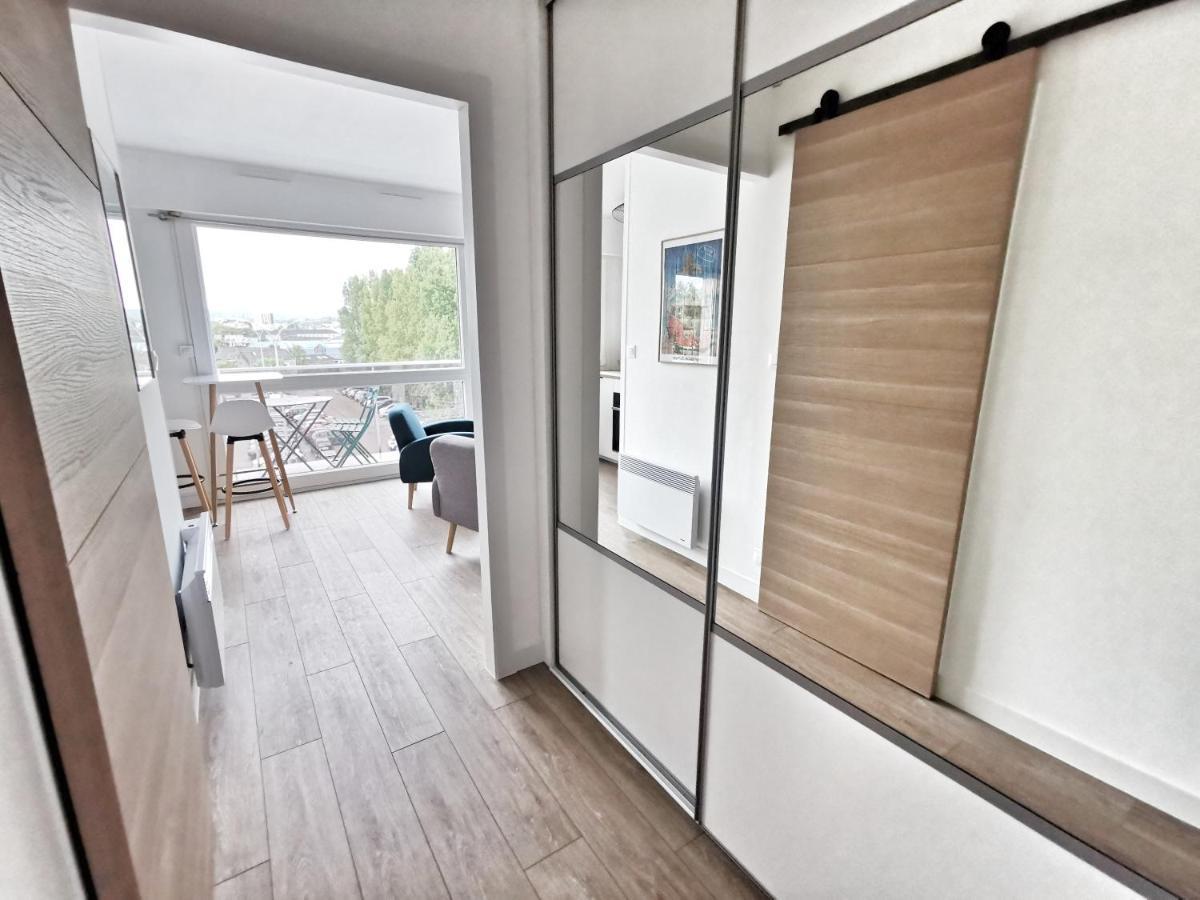 Appartement Lumineux Avec Balcon Et Parking 瑟堡 外观 照片